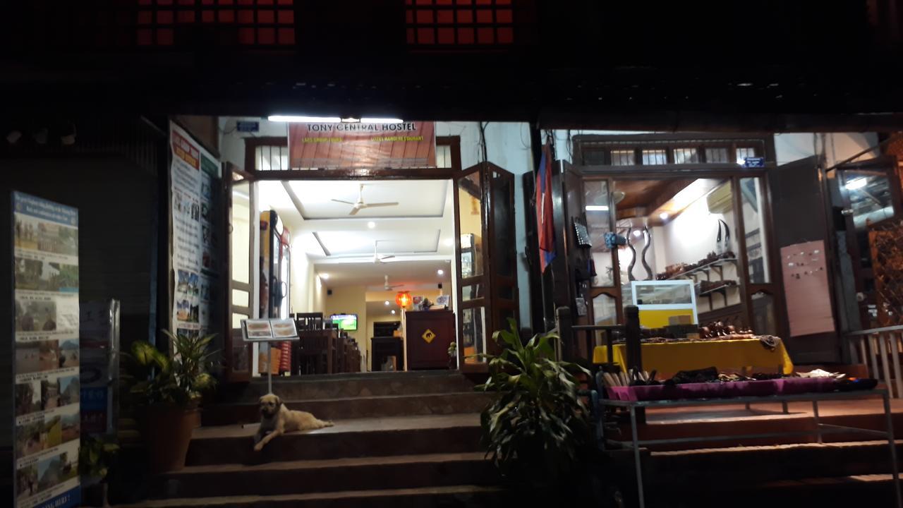 Tony Central Hostel Luang Prabang Bagian luar foto